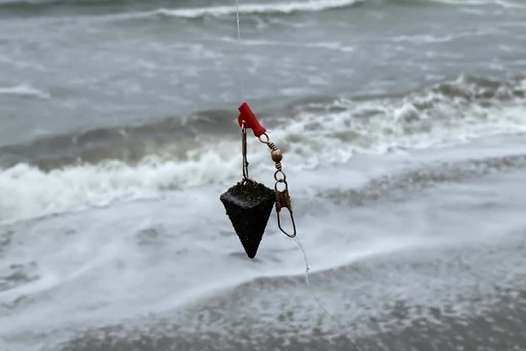 What Is the Best Size Weight For Surf Fishing? Surfcasting Republic